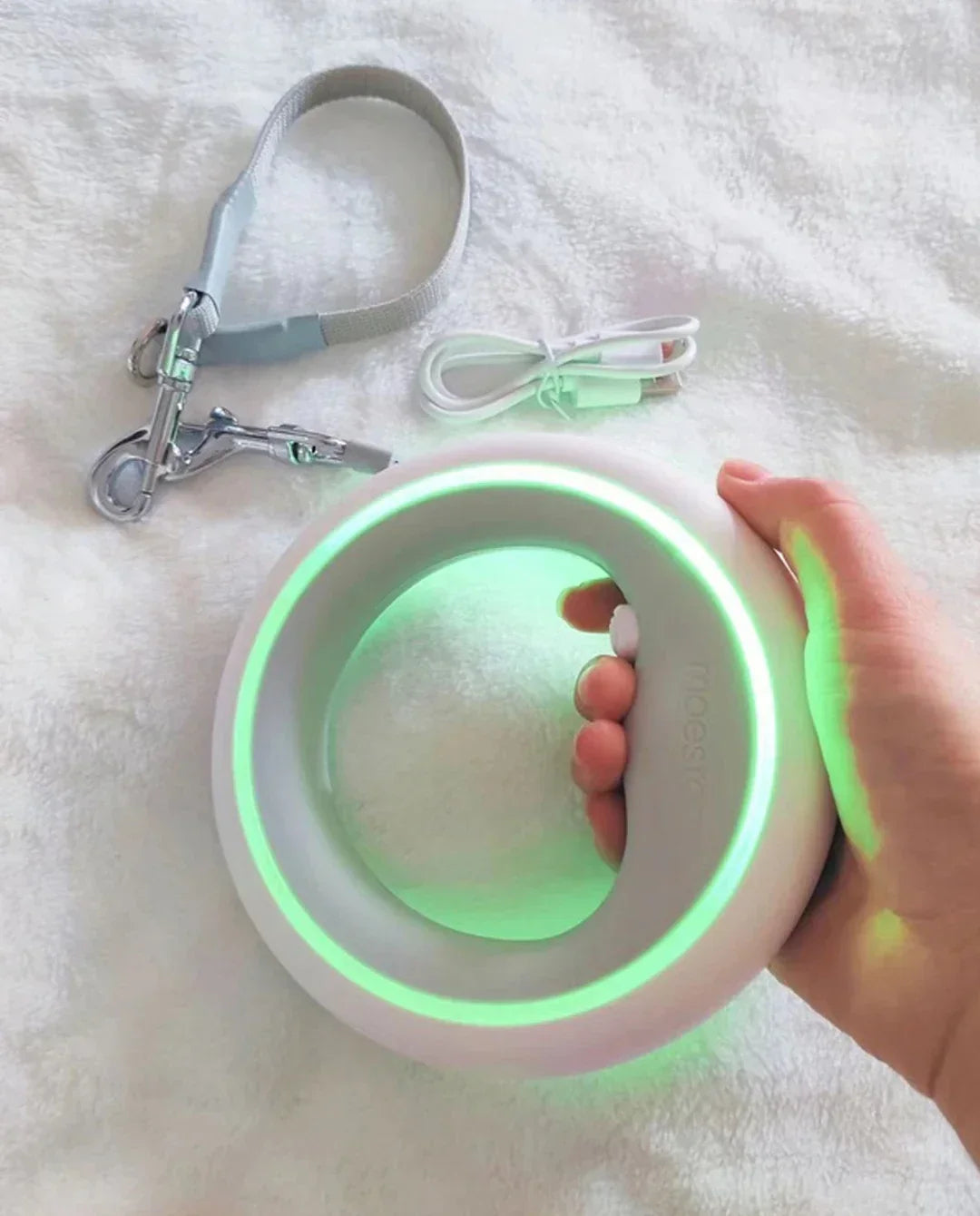 Smarte Rolleine, Smart LED-Rolleine Flexi Roll-Leine mit LED-Licht (3 m) MOESTAR UFO True Love for Dogs 2022 Original MOESTAR UFO einziehbare Haustierleine 2 Plus Hunde-Traktionsseil, flexible Ringform, 3,0 m, mit wiederaufladbarem LED-Licht