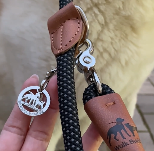 Reflektierende Hundeleine© mit Handschlaufe und veganem Leder in 4 Farben und Varianten